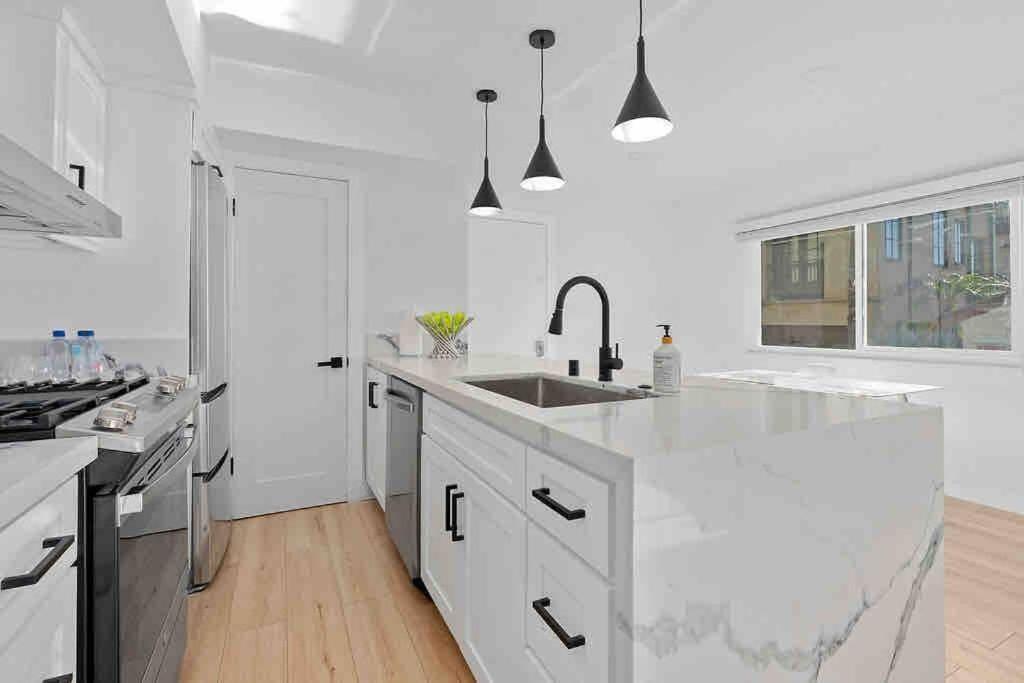 Brand New Ocean-View Beach Home Steps To The Sand! แมนฮัตตันบีช ภายนอก รูปภาพ